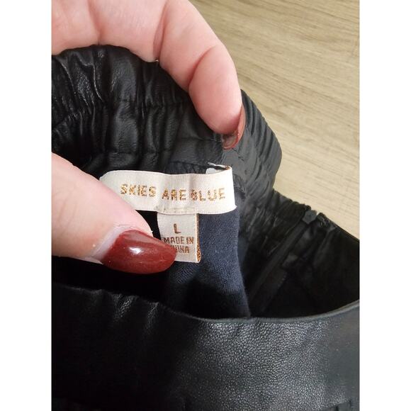 Skies Are Blue Women's Sz L Black Faux Leather Pleated Midi Skirt - Picture 2 of 8